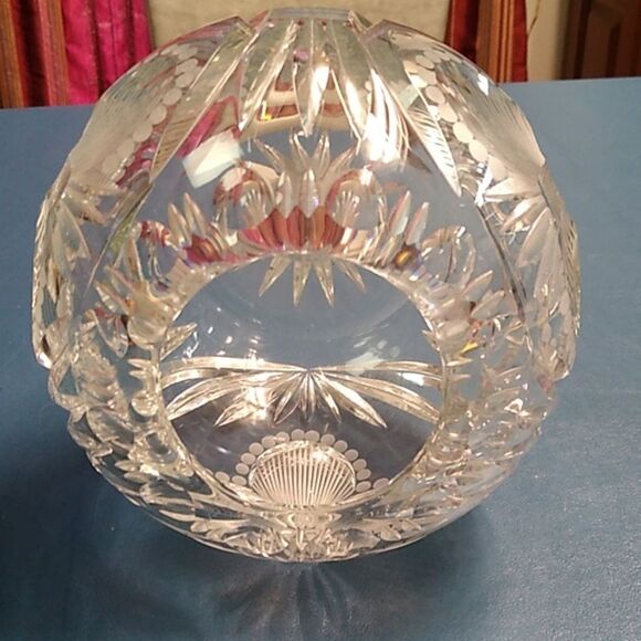 Elegant Crystal Cut Glass Posy Bowl/Vase Cottagecore - Picture 3 of 6